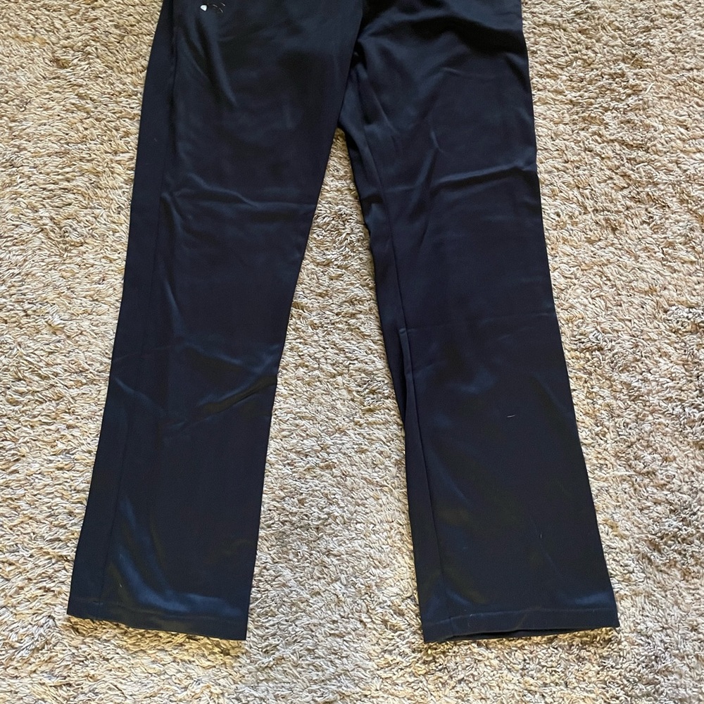 Women’s Under Armour Black Sweats - Picture 4 of 4